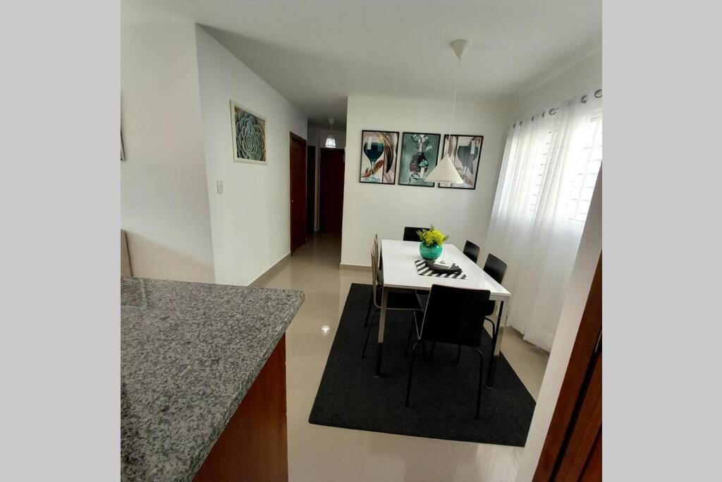 Confortable Apartamento De 3 Tres Habitaciones, Con Hermosa Vista De Area Verde, Ademas De Piscinas Y Juegos Infantiles En Area Recreativa Santiago De Los Caballeros Bagian luar foto