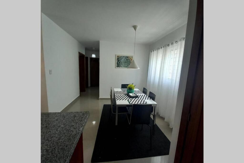 Confortable Apartamento De 3 Tres Habitaciones, Con Hermosa Vista De Area Verde, Ademas De Piscinas Y Juegos Infantiles En Area Recreativa Santiago De Los Caballeros Bagian luar foto